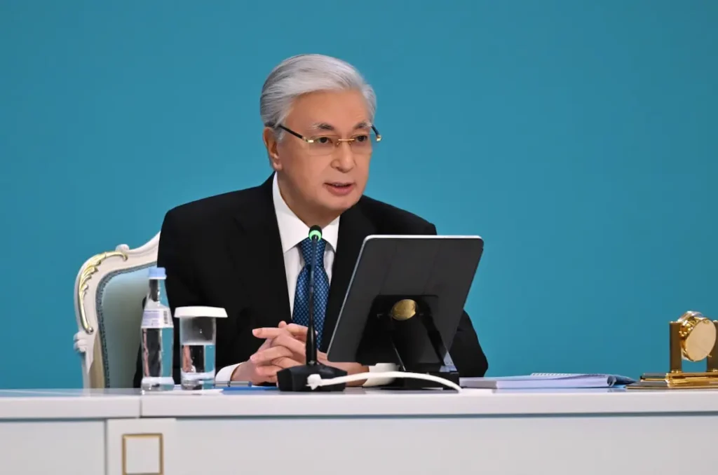 Президент қазақ және орыс тілі туралы нақты ұстанымын айтты Президент Тоқаев