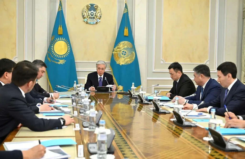 Президент пен банктердің цифрлық «тартысы»: Тоқаев төлем жүйесін тездетуді тапсырды тоқаев банктер