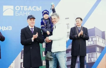 Оралдағы қуанышты күн: Наурыз қарсаңында 43 отбасы баспаналы болды баспаналы болды