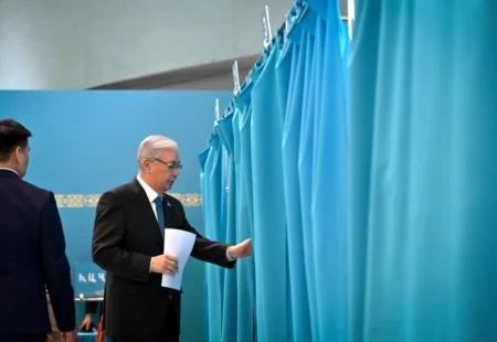 35 жыл қызмет еткен Конституциямен қоштастық: Тоқаев жаңа құжаттың мәнін түсіндірді жаңа конституция