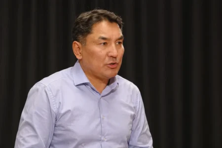 Қонаевтағы даулы сот: Алмасбек Садырбай ісі алғашқы күннен күмәнмен басталды алмасбек садырбай