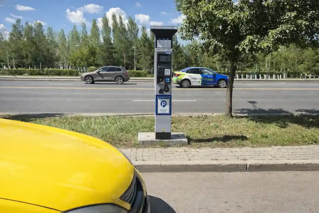 Үй маңындағы тұрақ тегін қала ма: Астанада көлік қою тәртібі түбегейлі өзгереді астана парковка