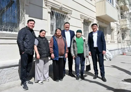 40 жылдан кейінгі өзгеріс: Семейдегі үйлердің қасбеті жаңартылып жатыр Берік Уәли