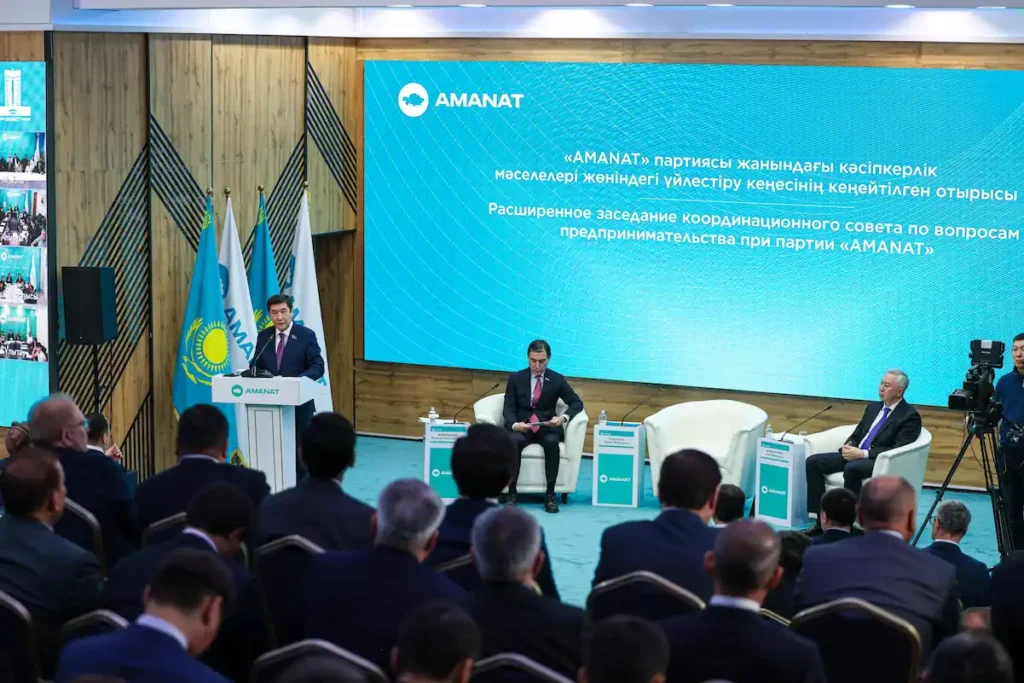«Бизнес пен билік бір алаңда»: AMANAT жаңа кәсіпкерлер қанатын құруды ұсынды AMANAT