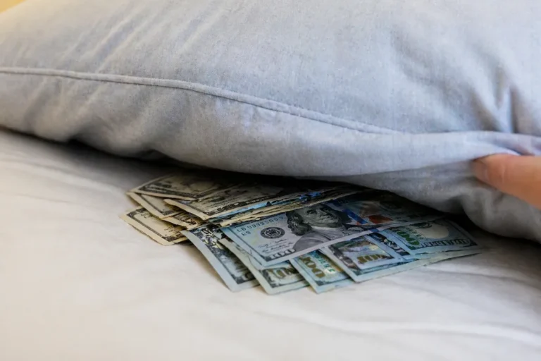 курс доллара в апреле