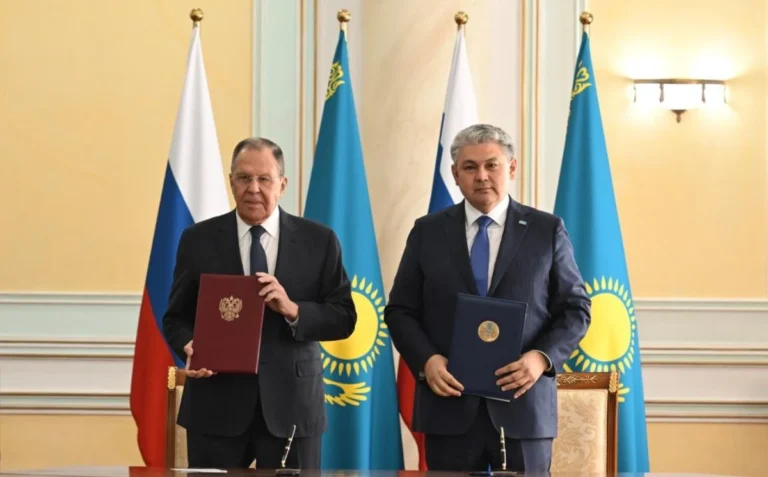 лавров қазақстанға келді