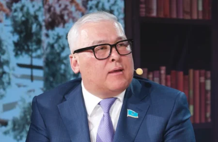 Соңғы тиынға дейін бұғаттау заңсыз: депутат Әбенов банк шоттарын ашуға кірісті мұрат әбенов