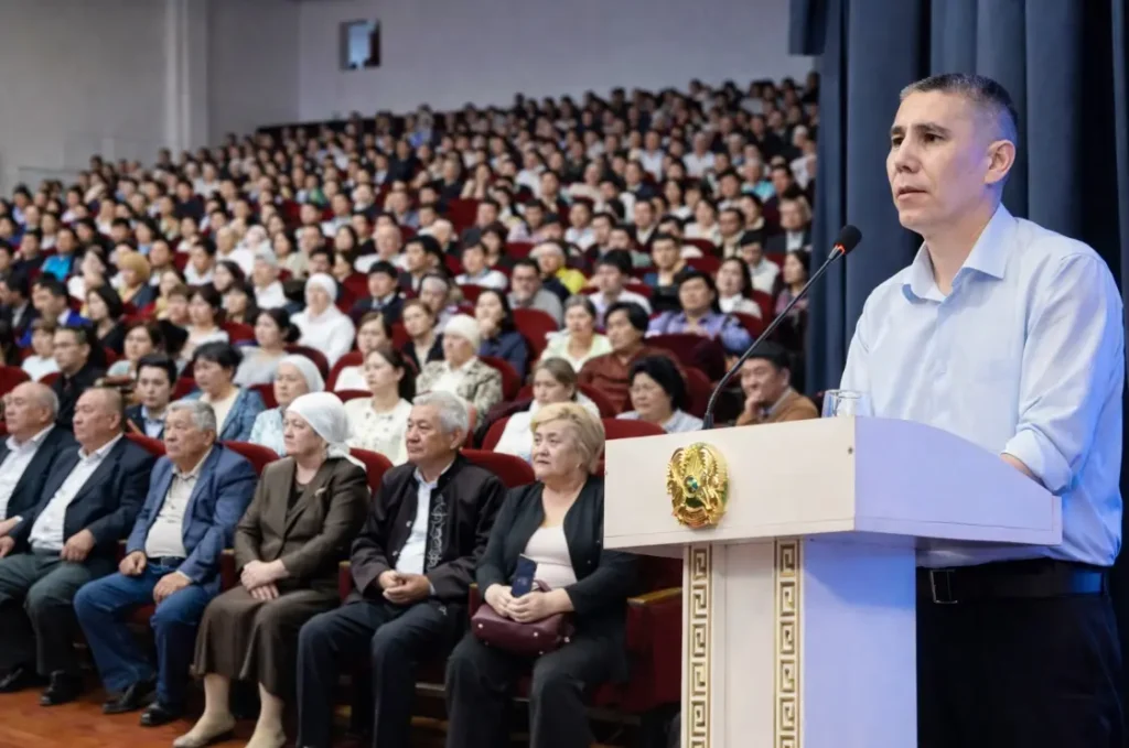 Тәрбие тақырыбы күн тәртібінде: Кентауда мазмұнды жиын өтті санжар керімбай