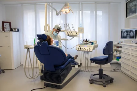 5 миллион теңгелік күлкі: Қазақстанда тіс емдету құны шарықтап кетті тім емдету