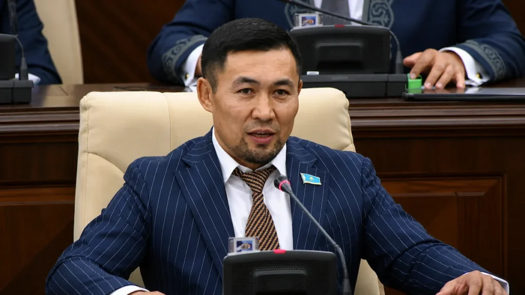 Депутаттың тіліне тұсау: Құрылтайда балағат, жалған сөз және жеке мәселелерге жол берілмейді ардақ назаров