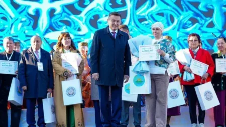 ШҚО-дағы құрақ көрпе рекорды: Қазақ қолөнері әлемдік деңгейде мойындалды қрақ көрпе