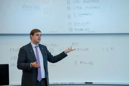 «АҚШ-та қаржы супераппы әлі жоқ»: Турлов Stanford-та Freedom моделі туралы айтты Freedom Holding Corp.