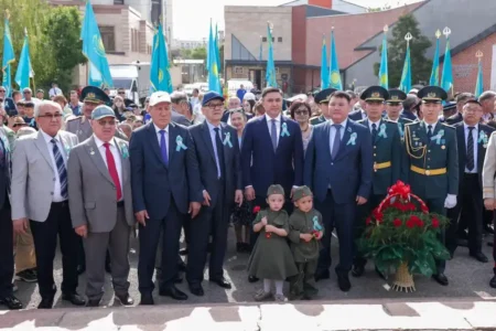 Шымкент қаласында Жеңіс күніне арналған тағзым шарасы өтті Жеңіс күні