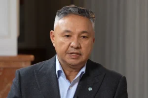 азат перуашев
