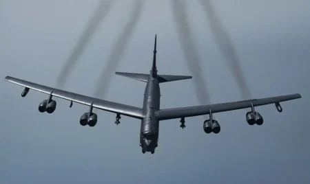 Стратегиялық бомбалаушы құлады: B-52 апат АҚШ авиациясын дүр сілкіндірді B-52 Stratofortress