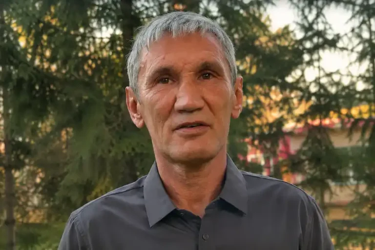 Жалған тізімнің тірі құрбаны: Жетісу тұрғыны Лұқпан Ахмедияровтан кешірім талап етті
