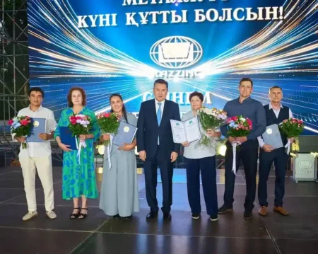 Балқыған металл, сыналған мінез: Шығыс Қазақстан еңбек адамын ұлықтады металургтер күні ШҚО