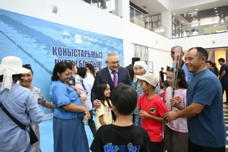 Талдықорғанда көпбалалы және әлеуметтік осал отбасыларға үй берілді