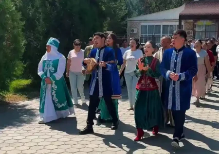 Сайлау мен ұлттық өнер тоғысты: Жетісуда әннен шашу шашылды