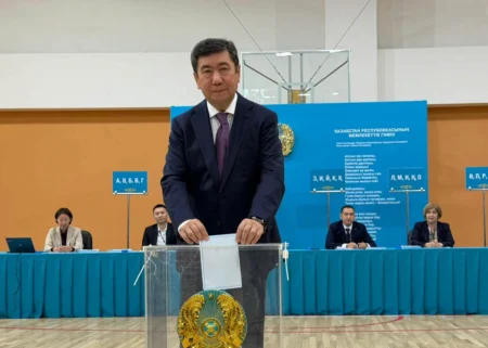 Мандаттан да ауыр аманат: Қошанов Құрылтайдың ел алдындағы борышын атады ерлан қошанов