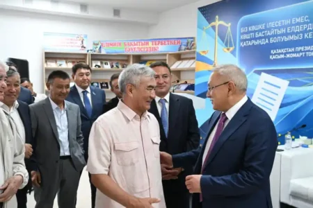 Сарыөзекте жаңа кітапхана ашылып, Президенттің кітабы таныстырылды Исабаев