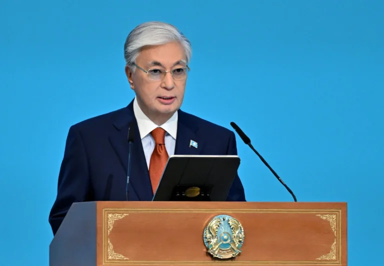 Мұңға малынған ұрпақ керек емес: Тоқаев ұстаздарға міндет жүктеді тоқаев тамыз конференциясы