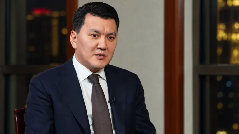 Президент көпшіліктің көкейінде жүрген ойды айтты – Ерлан Қарин нағыз қазақтар мен шала қазақтар туралы тақырыбы бойынша иллюстрациялық сурет