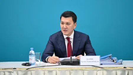 «Сынақтан бірлесіп шығайық»: Ерлан Қарин қаралы күнге байланысты мәлімдеме жасады Қаралы күндегі елдік пен сабыр: вице-президент үндеуінің мәні неде? тақырыбы бойынша иллюстрациялық сурет