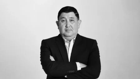 Белгілі спорт журналисі Ғалым Сүлеймен өмірден өтті тақырыбы бойынша иллюстрациялық сурет