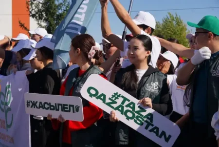 Өскеменде 700 адам қаланың жасыл келбетін бірге қалыптастыруға қатысты