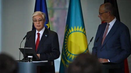 2 миллиард долларлық келісім: Тоқаев пен Мерц не жөнінде уағдаласты? 2 миллиард долларлық келісім: Тоқаев пен Мерц не жөнінде уағдаласты? тақырыбы бойынша иллюстрациялық сурет