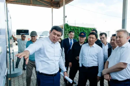 Қоқыс пен кәріз: Ақшолақов Атыраудағы ірі инфрақұрылымдық жобаларды тексерді Ақшолақов