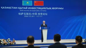 Тоқаев Қытаймен бірлескен жаңа өндірістік бағдарламаны іске қосуды ұсынды тақырыбы бойынша иллюстрациялық сурет