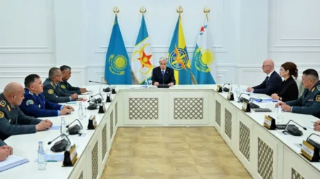 Қасым-Жомарт Тоқаев қорғаныс ведомствосын түбегейлі трансформациялауды тапсырды Қасым-Жомарт Тоқаев қорғаныс ведомствосын түбегейлі трансформациялауды тапсырды тақырыбы бойынша иллюстрациялық сурет