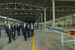 Олжас Бектенов Шымкенттің индустриялық аймақтарын аралап, өндіріс қуатын тексерді — тақырып бойынша фото