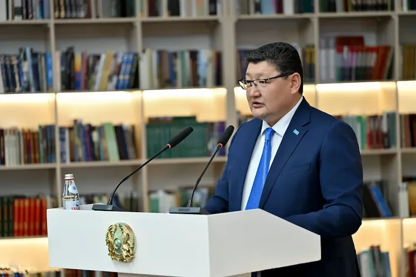Абай облысында ұлт қайраткерлерінің мұрасы топтастырылған 35 томдық кітап шықты — тақырып бойынша фото