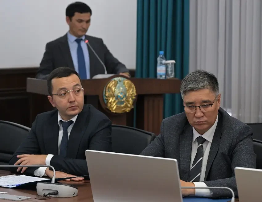 Павлодар облысында егін жинау және азық-түлік бағасын тұрақтандыру шаралары талқыланды — тақырып бойынша фото
