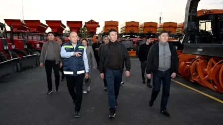 Дархан Сатыбалды «Алматы Тазалық» кәсіпорнының жаңартылған өндірістік базасын аралады Дархан Сатыбалды Алматы Тазалық кәсіпорнының жаңартылған өндірістік базасын аралады тақырыбы бойынша иллюстрациялық сурет