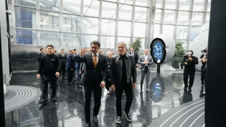 Дженсен Хуанг Астанаға алғаш рет келіп, Қазақстанның ЖИ экожүйесімен танысты Дженсен Хуанг Астанаға алғаш рет келіп, Қазақстанның ЖИ экожүйесімен танысты тақырыбы бойынша иллюстрациялық сурет