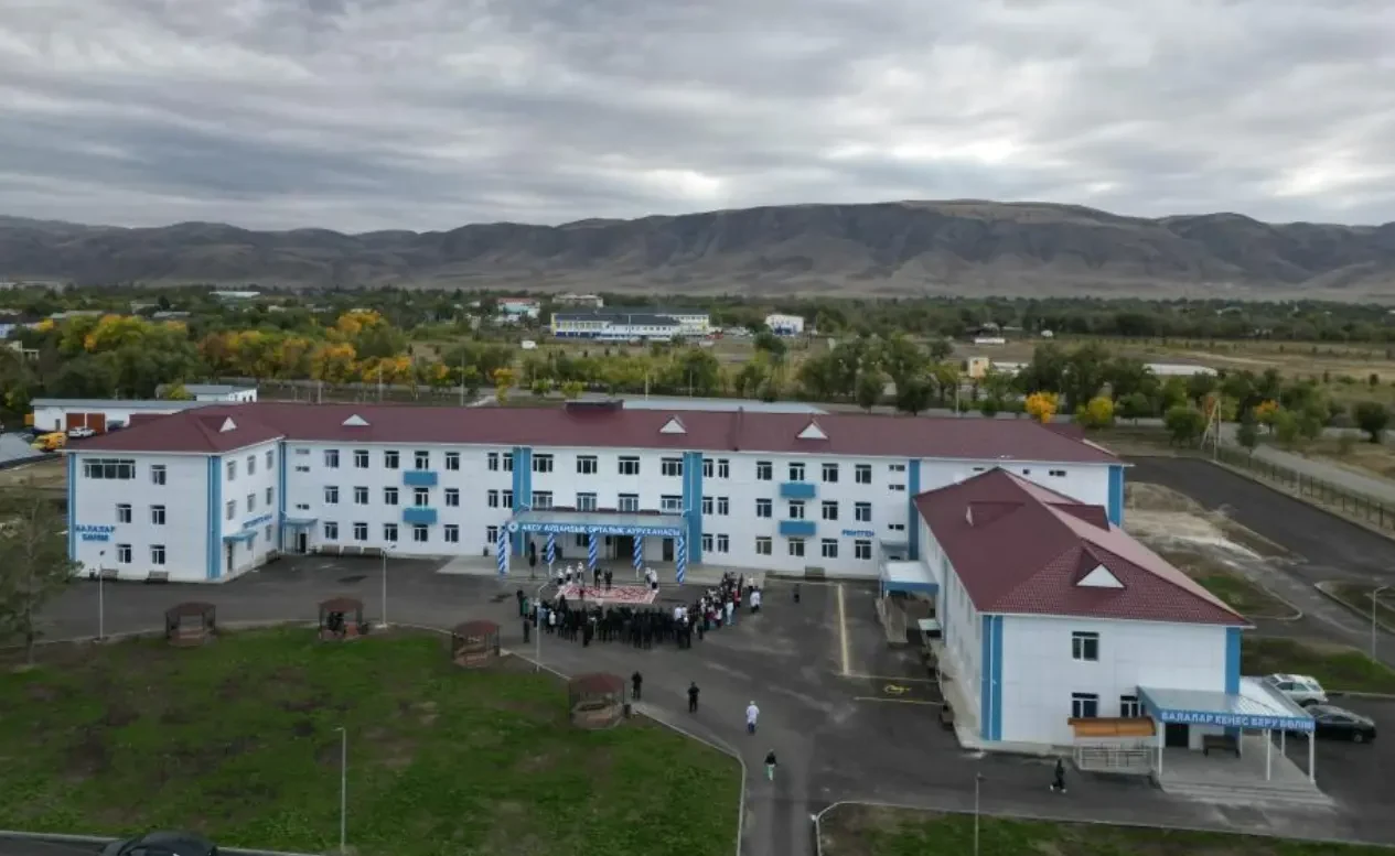 Ақсу ауданында күрделі жөндеуден өткен аурухана іске қосылды — тақырып бойынша фото