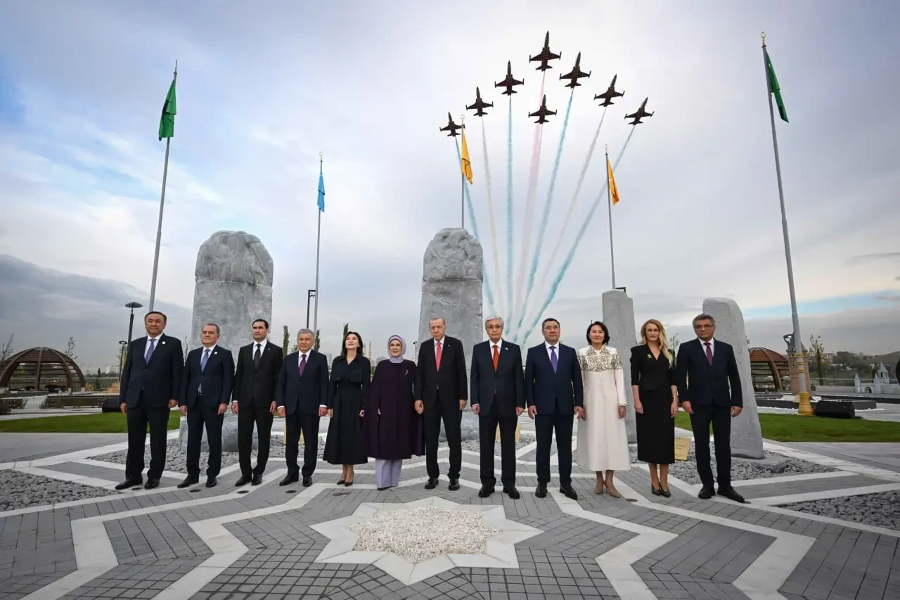 Президент Тоқаев Анкарадағы «Бештепе» саябағында Түркі әлемі аллеясын ашты — тақырып бойынша фото