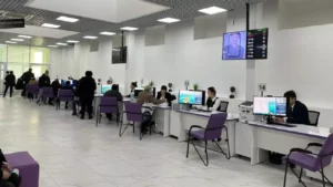 ХҚКО қызметкерлерін жұмысқа алуға мораторий жарияланды: жаппай қысқарту қаупі бар ма? тақырыбы бойынша иллюстрациялық сурет