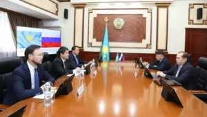 Нұрдәулет Қилыбай Ресейдің Ақтаудағы Бас консулымен кездесті тақырыбы бойынша иллюстрациялық сурет
