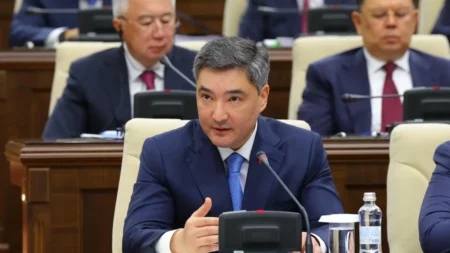 Олжас Бектенов бюджет тапшылығын азайту бойынша Үкіметтің жоспарын айтты Олжас Бектенов бюджет тапшылығын азайту бойынша Үкіметтің жоспарын айтты тақырыбы бойынша иллюстрациялық сурет