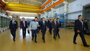 Олжас Бектенов Шымкенттің индустриялық аймақтарын аралап, өндіріс қуатын тексерді тақырыбы бойынша иллюстрациялық сурет