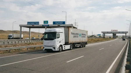 Қазақстан мен Қытай арасында жүргізушісіз жүк тасымалы іске қосылмақ тақырыбы бойынша иллюстрациялық сурет