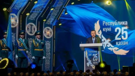 Торжественное мероприятие ко Дню Республики прошло в ВКО ШҚО-да Республика күніне орай салтанатты жиын мен концерт өтті тақырыбы бойынша иллюстрациялық сурет