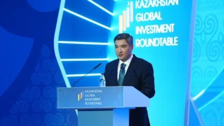 Шымкентте өткен дөңгелек үстелде $4,8 млрд құжаттарға қол қойылды Шымкентте өткен дөңгелек үстелде $4,8 млрд құжаттарға қол қойылды тақырыбы бойынша иллюстрациялық сурет