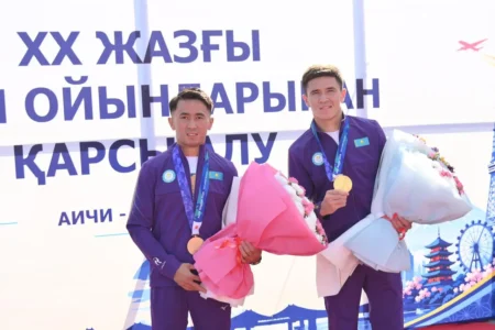 Алтын мен қола арқалаған Сабырхандарды Шымкент қарсы алды Шымкент